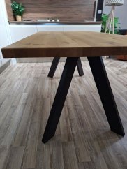 Jídelní stůl z masivu WALLIS STANDARD - dub olej