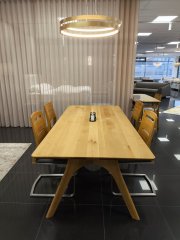 Jídelní stůl Evropa 2 - dub (lak)