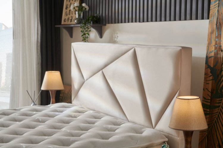 Čalouněná postel MOON s matrací - šedá