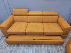 Trojmístná pohovka BRISEL - oranžová