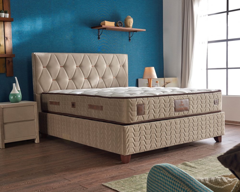 Čalouněná postel CASHMERE s matrací - béžová 140 × 200 cm